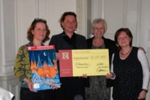 2013 Erlöse des Adventskalenders für das Lübecker Frauenhaus